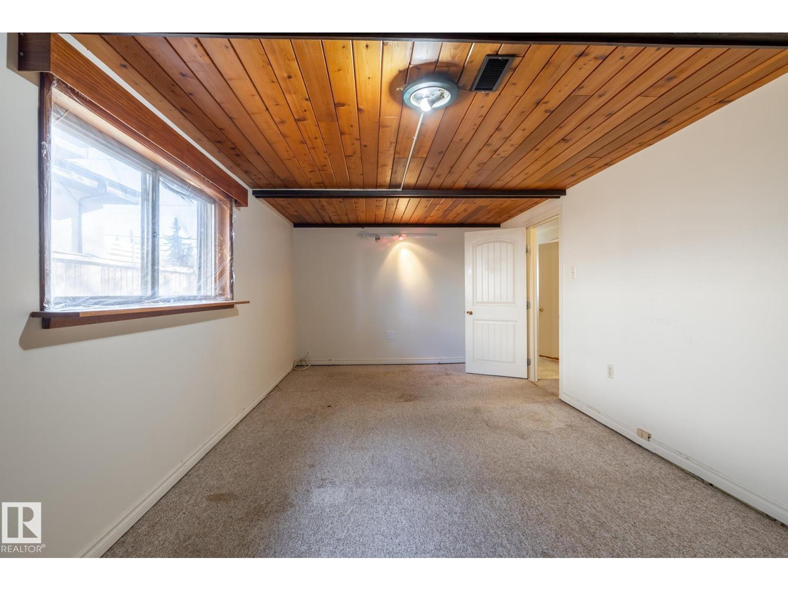 11819 87 AV NW - 61