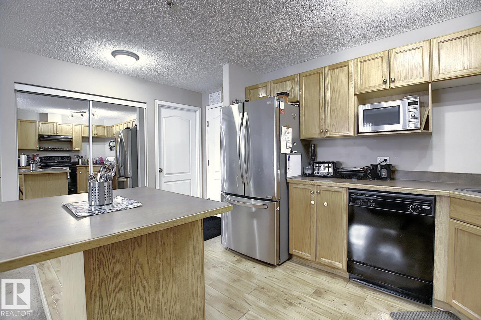 #118 5350 199 ST NW - 8