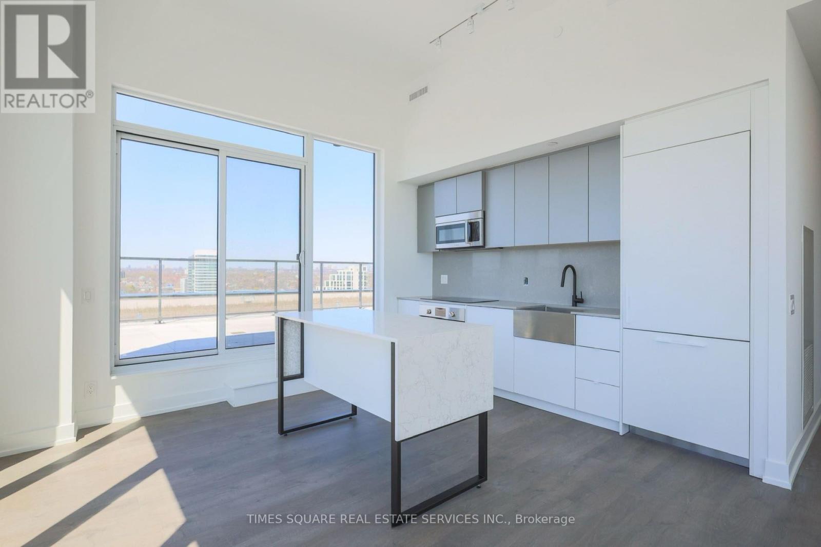 #PH12 270 DUFFERIN STREET - 14