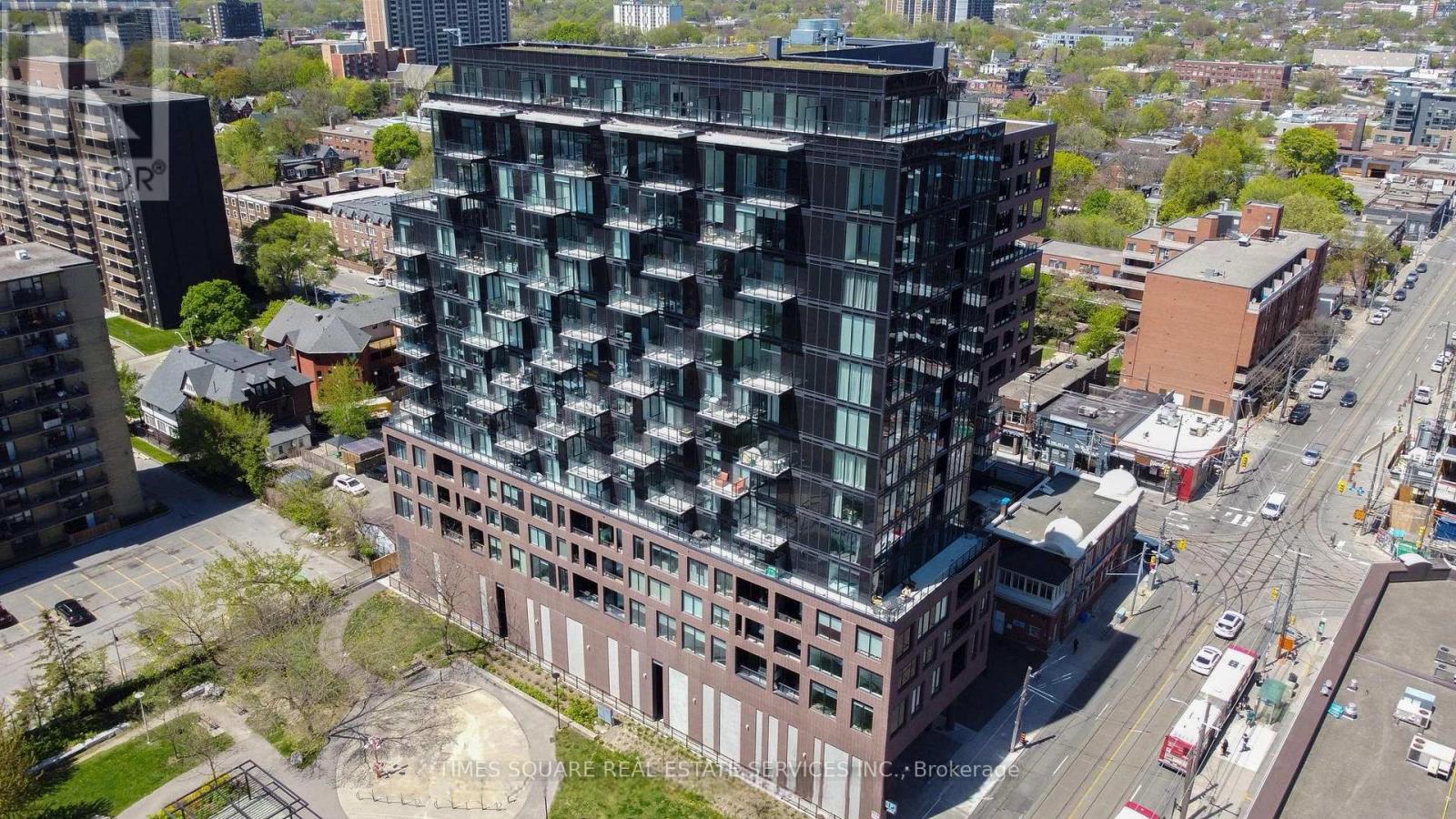 #PH12 270 DUFFERIN STREET - 18