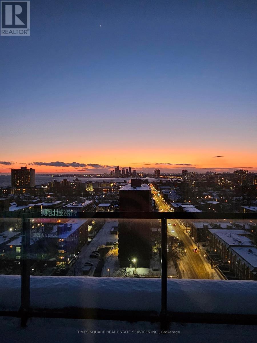 #PH12 270 DUFFERIN STREET - 5