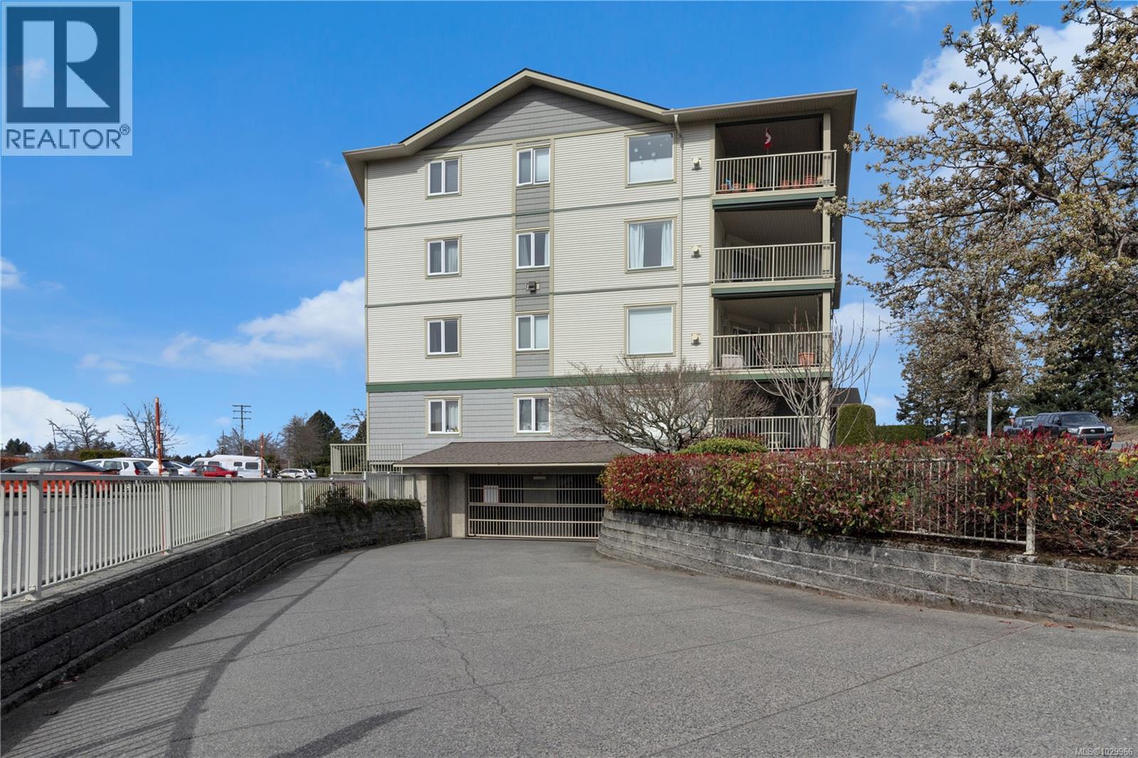 #201 4971 SONGBIRD PL - 31