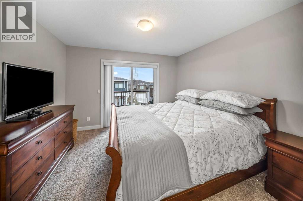 Single Family House for Sale in  Crestbrook Common SW Crestmont Calgary 