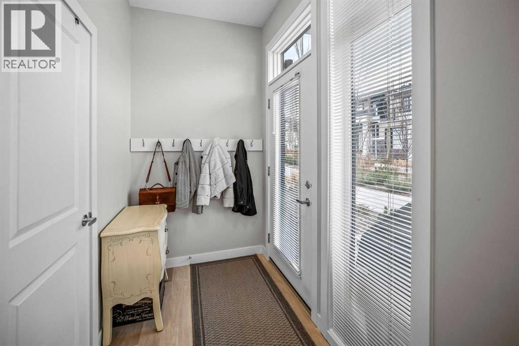 210 Crestbrook Common SW, Calgary, Alberta