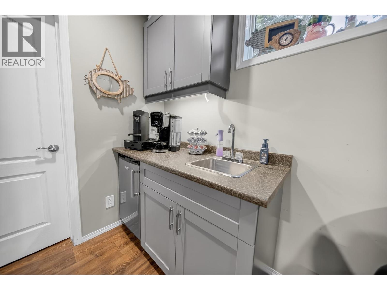 6206 Tie Lake Shore N Road, Jaffray