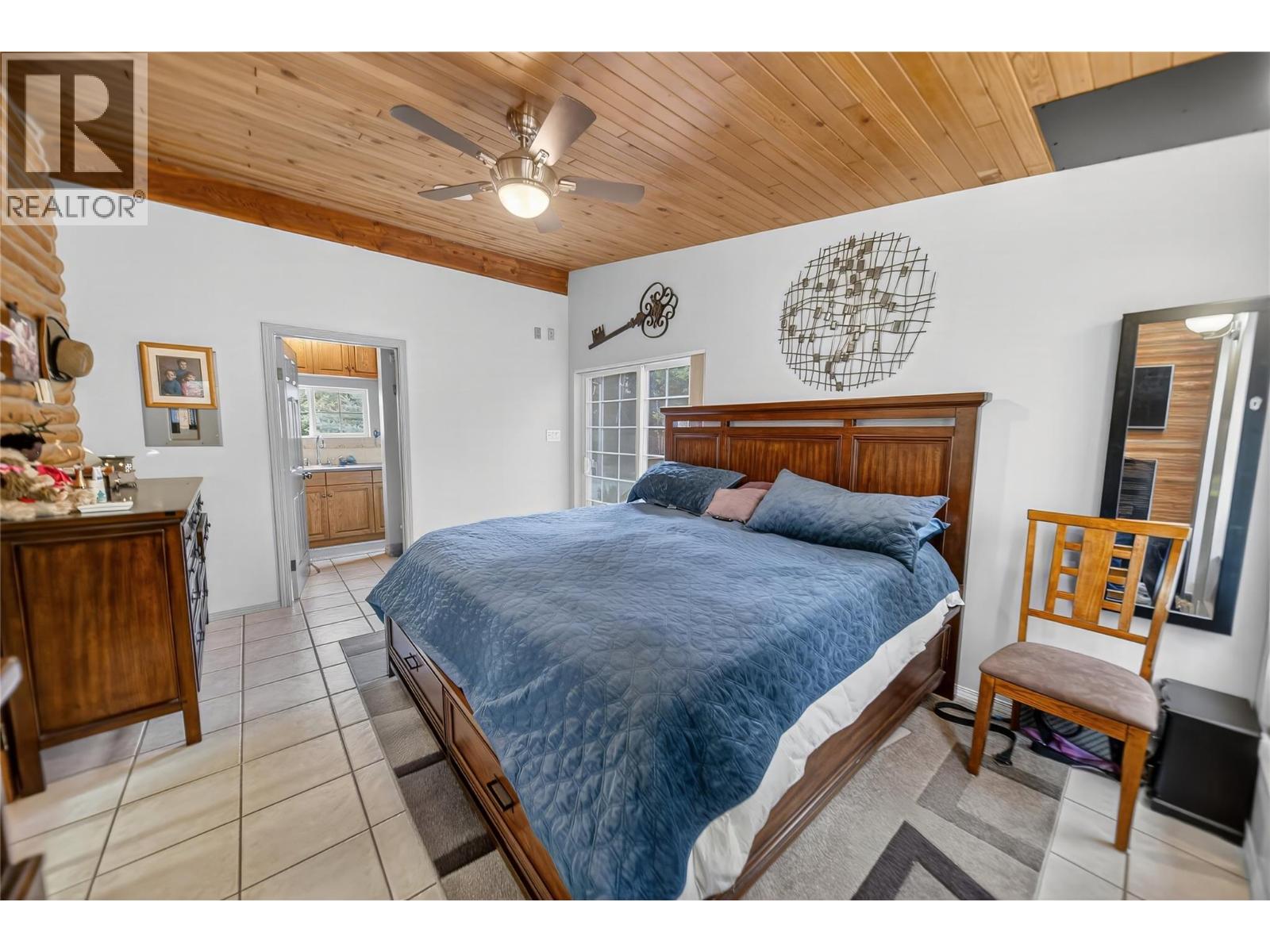 6206 Tie Lake Shore N Road, Jaffray