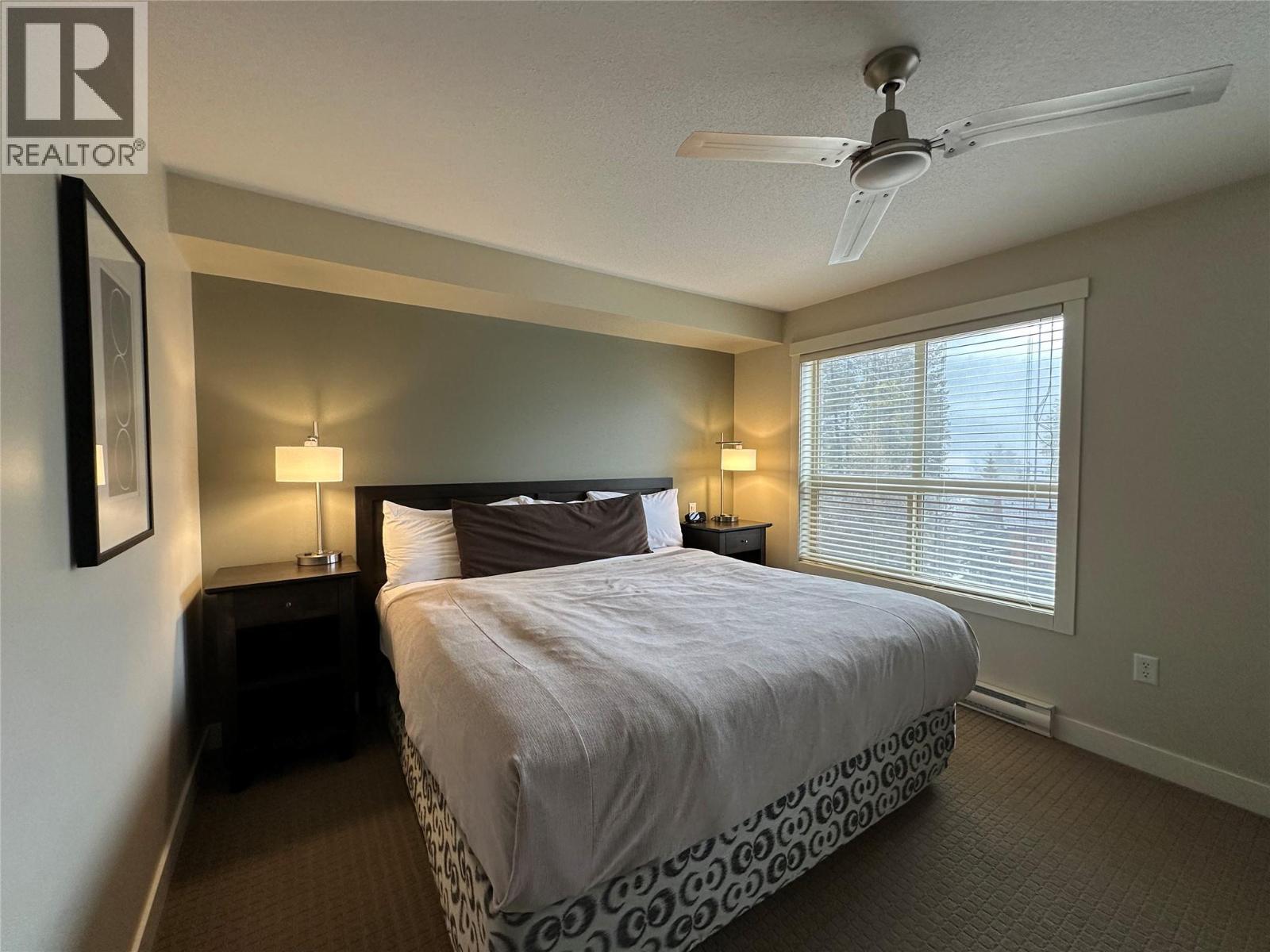 #413B 2049 SUMMIT Drive - 14