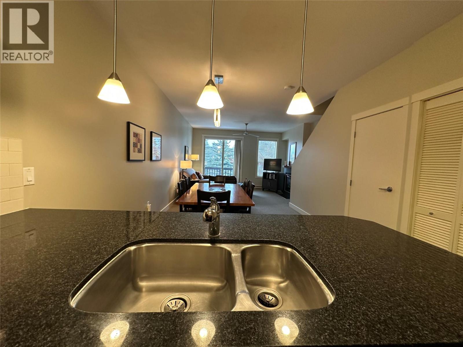 2049 SUMMIT Drive Unit# 413C, Panorama