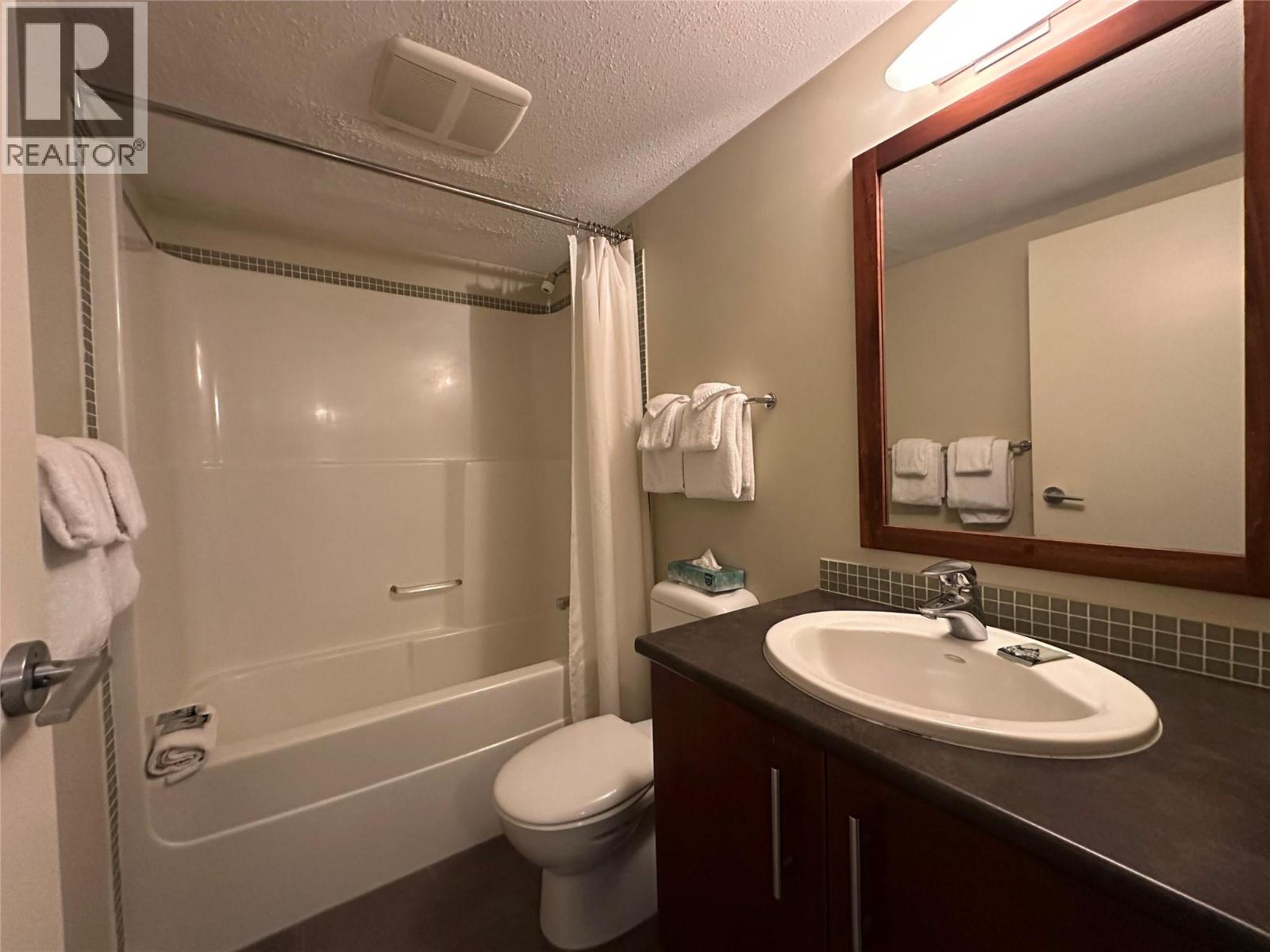 2049 SUMMIT Drive Unit# 413C, Panorama