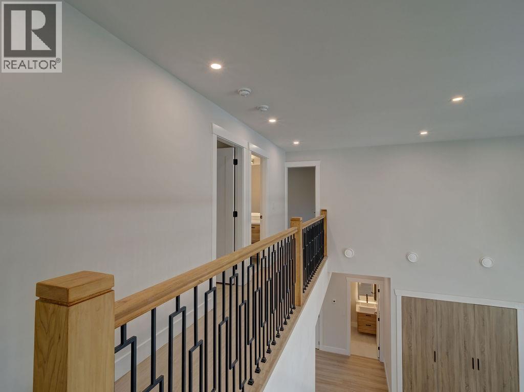 6070-72 HEARTWOOD PLACE, Sechelt