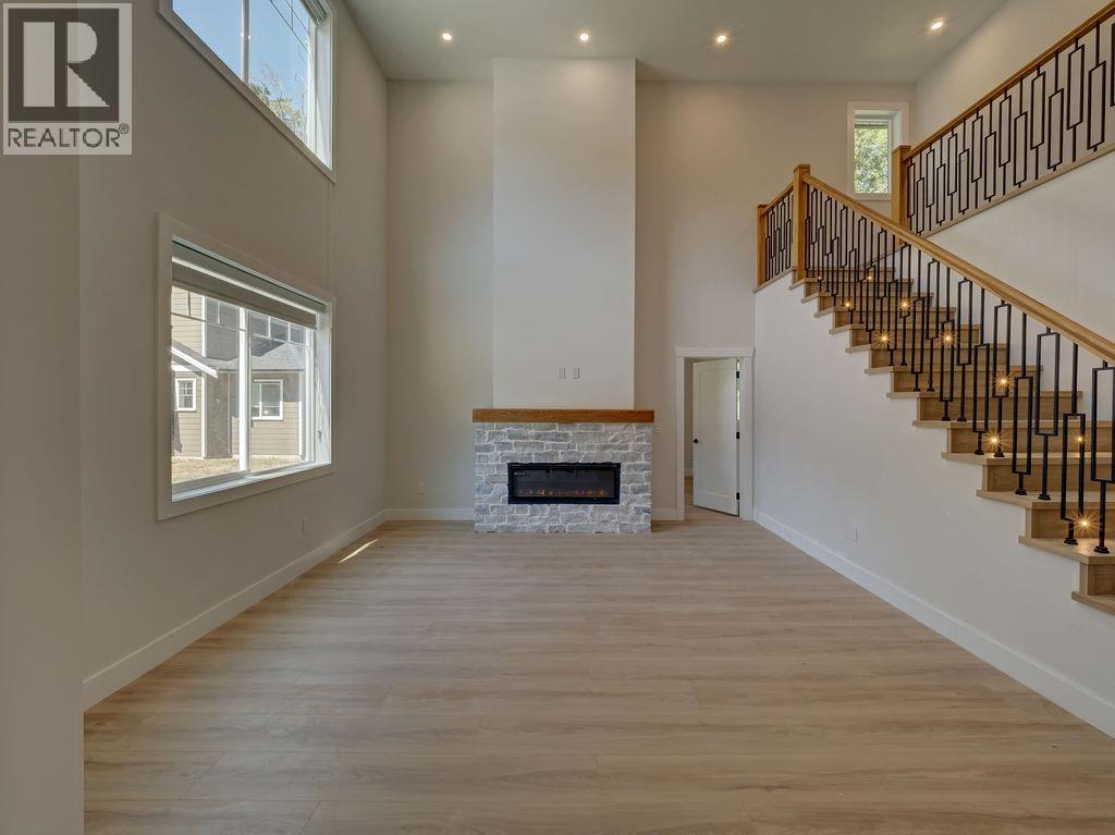 6070-72 HEARTWOOD PLACE, Sechelt