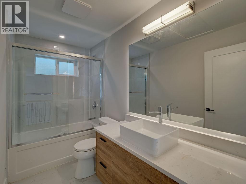 6070-72 HEARTWOOD PLACE, Sechelt