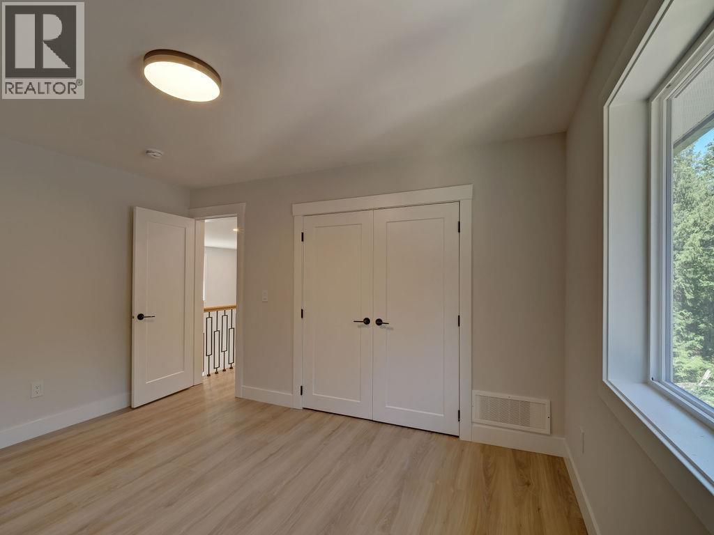 6070-72 HEARTWOOD PLACE, Sechelt