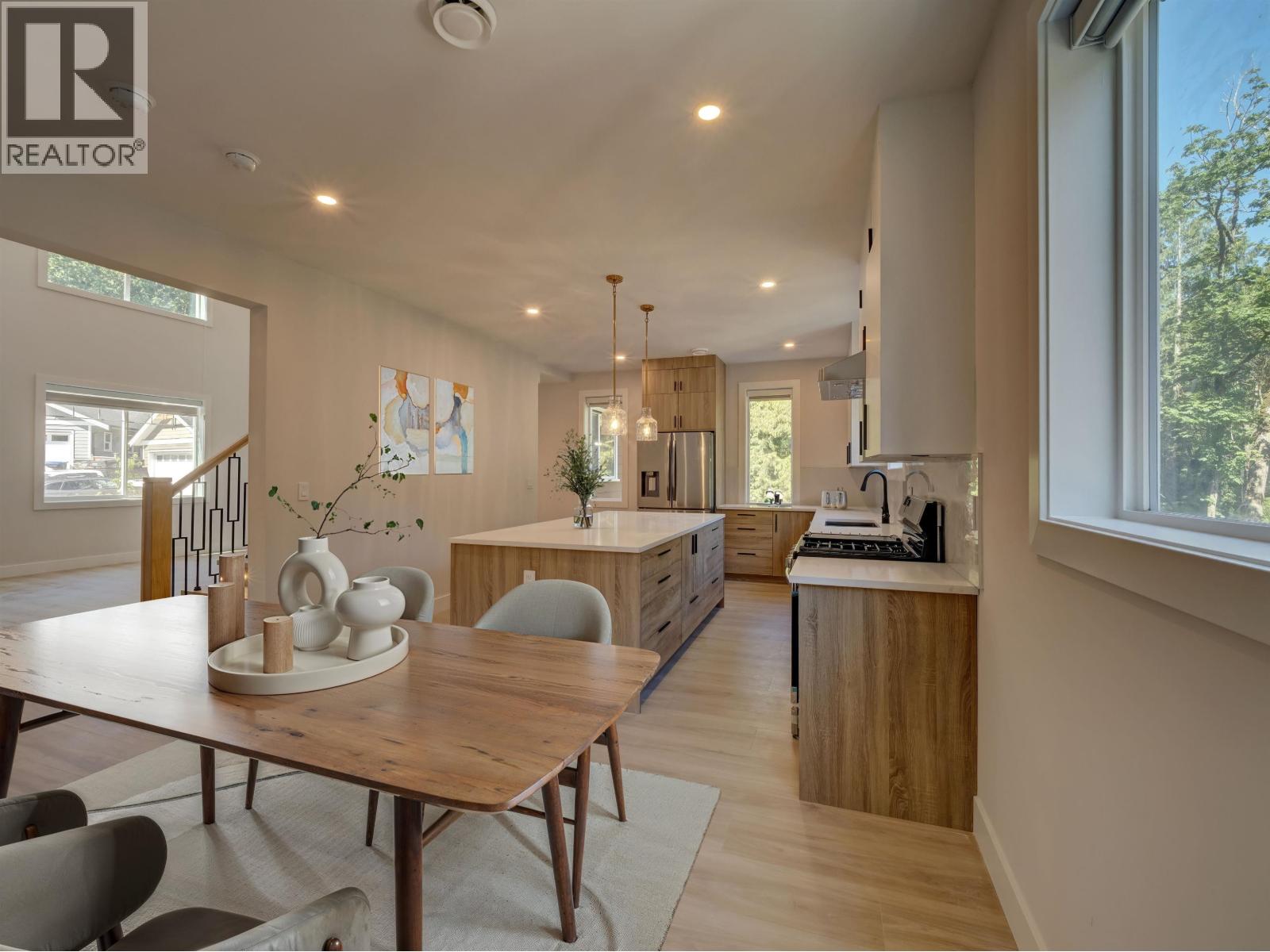 6070-72 HEARTWOOD PLACE, Sechelt