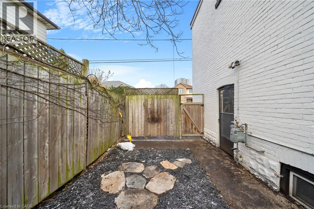 73 PETER Street - 24