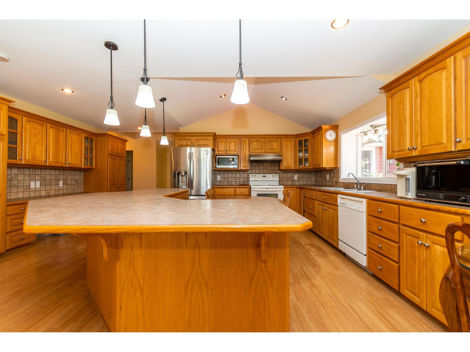 24250 88 AVENUE, Langley