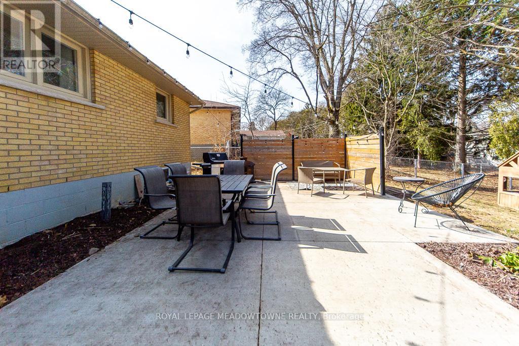 64 DUMBARTON STREET, Guelph (Riverside Park), Ontario