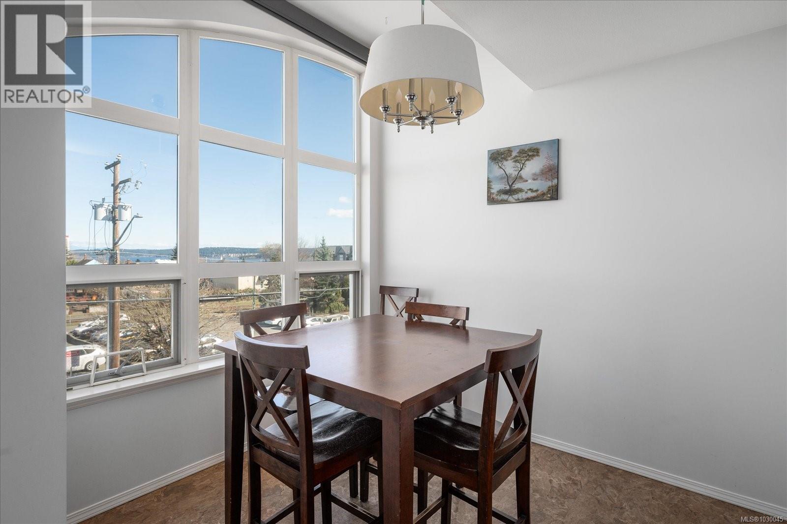 #304 327 PRIDEAUX ST - 10