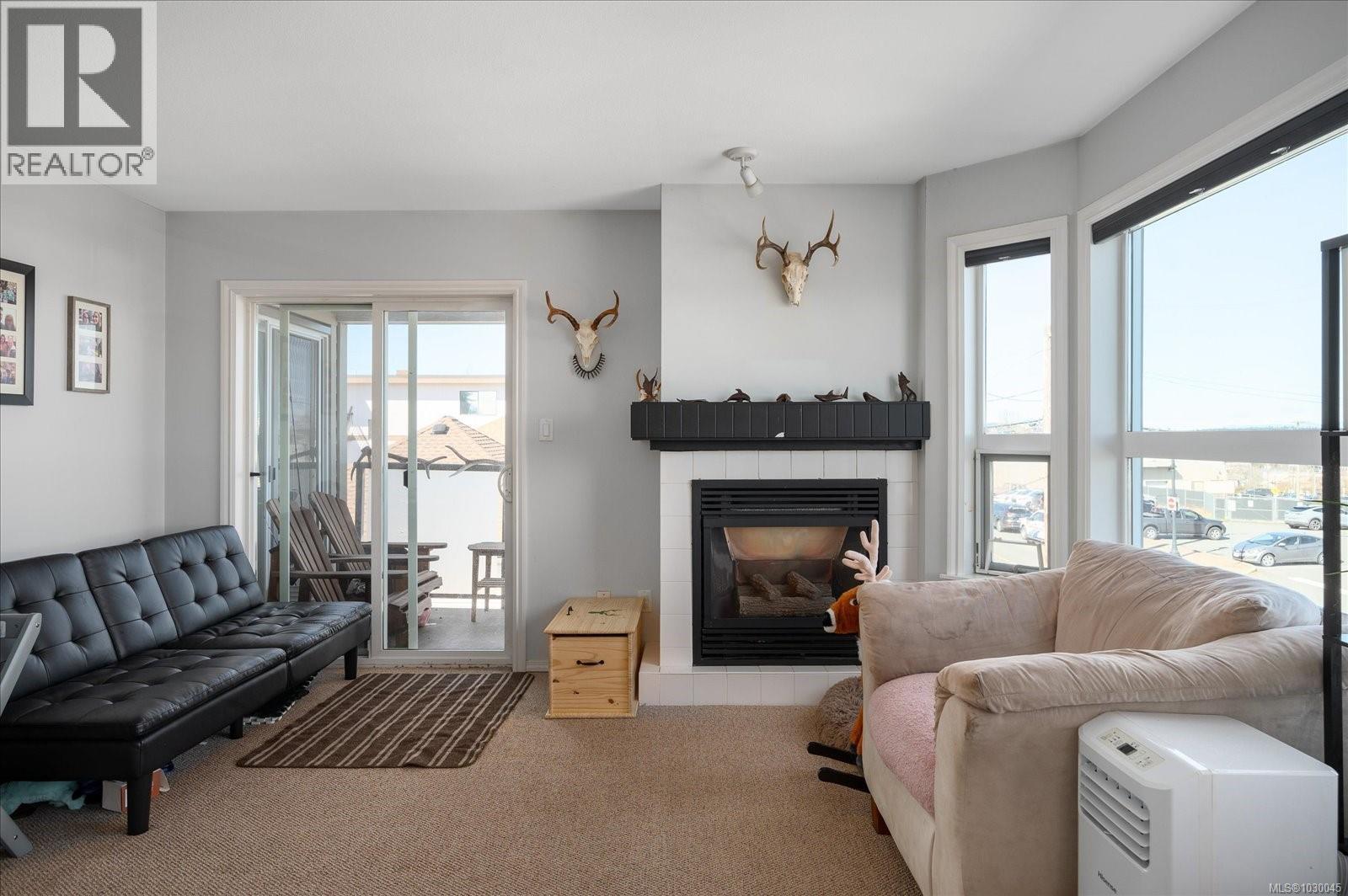 #304 327 Prideaux St - 5