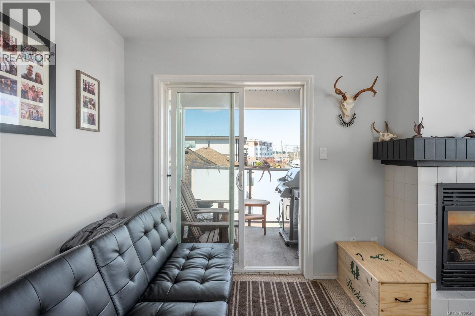 #304 327 PRIDEAUX ST - 6