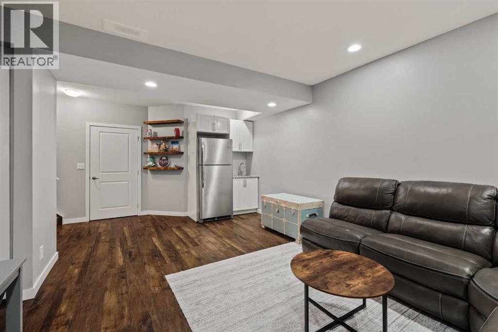 65 Sunrise Crescent, Cochrane