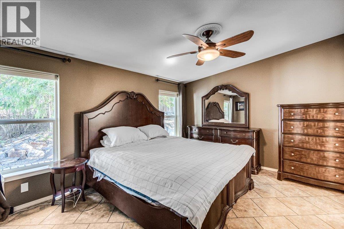 1601 BEECH Road, Christina Lake