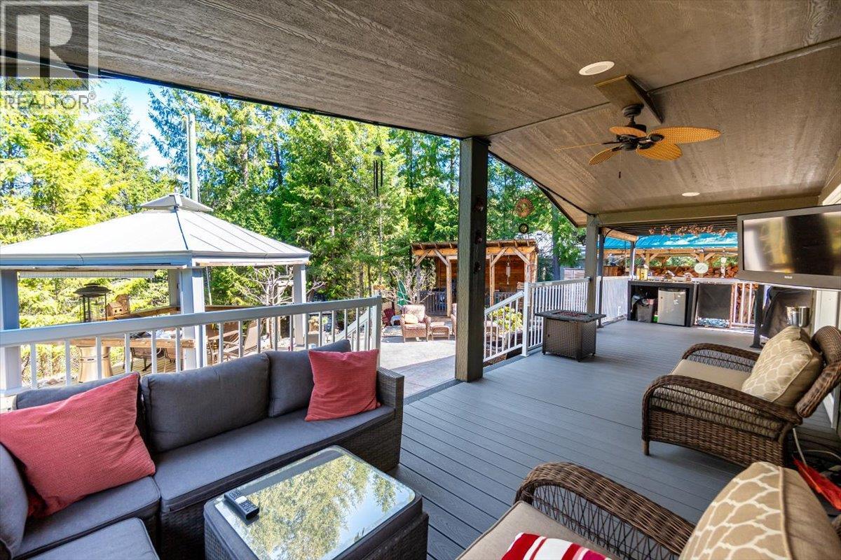 1601 BEECH Road, Christina Lake