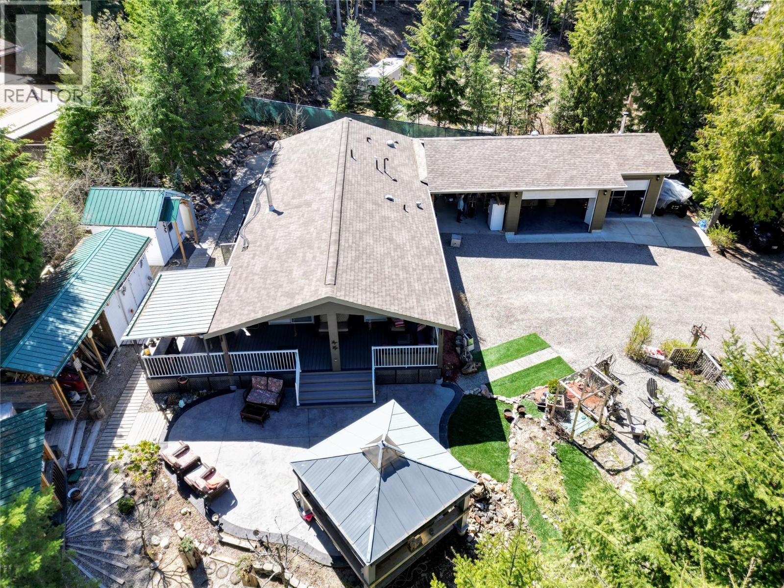 1601 BEECH Road, Christina Lake