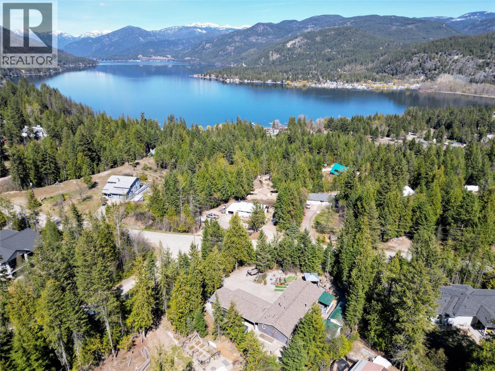 1601 BEECH Road, Christina Lake