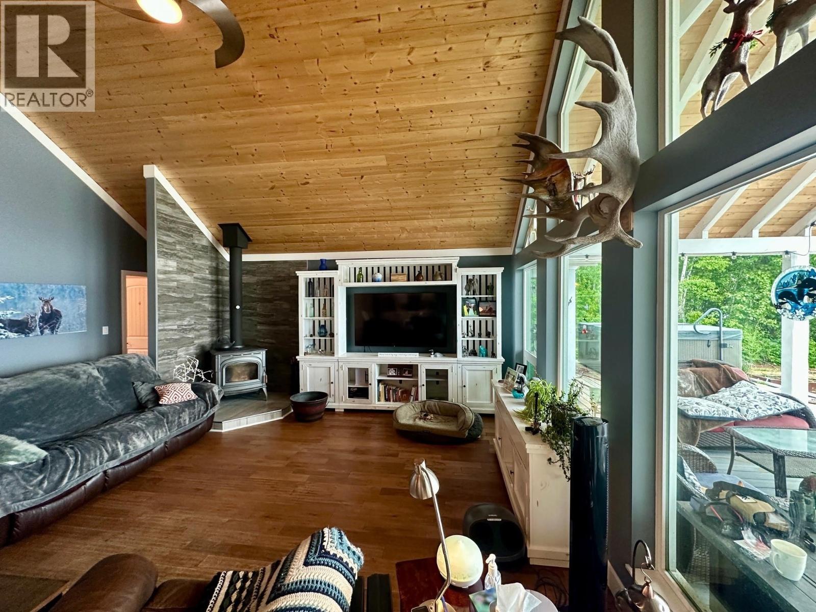 7285 PETERSON ROAD, Fraser Lake