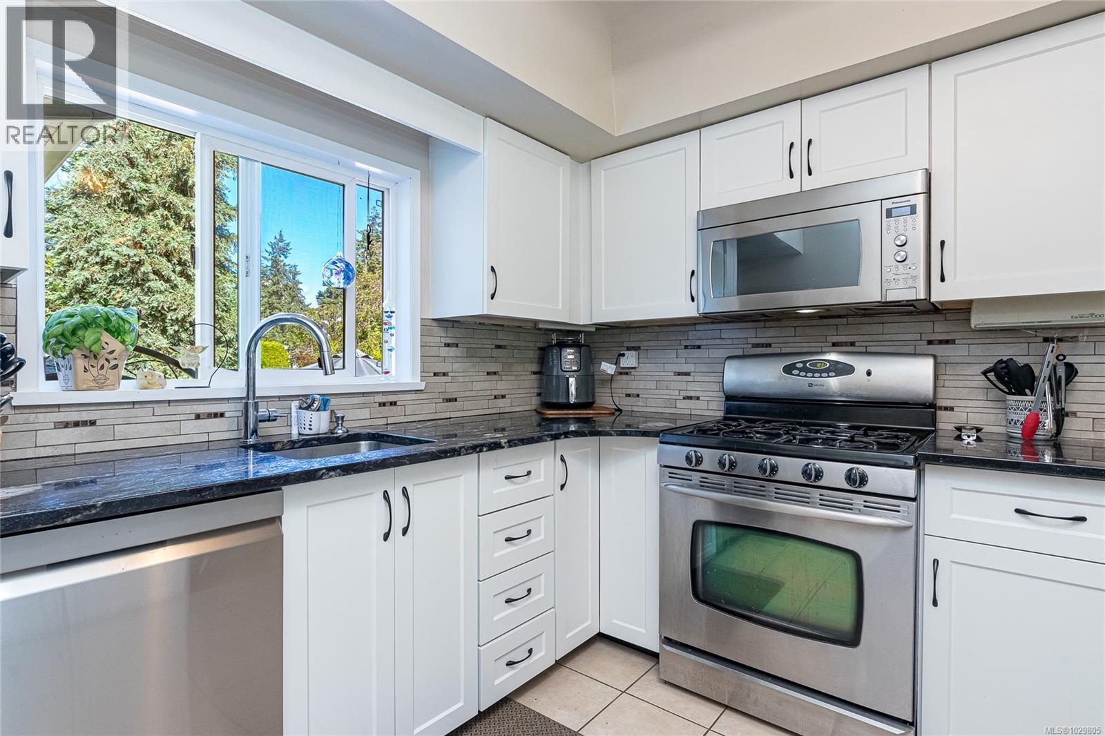 3334 ACEMINK RD - 11