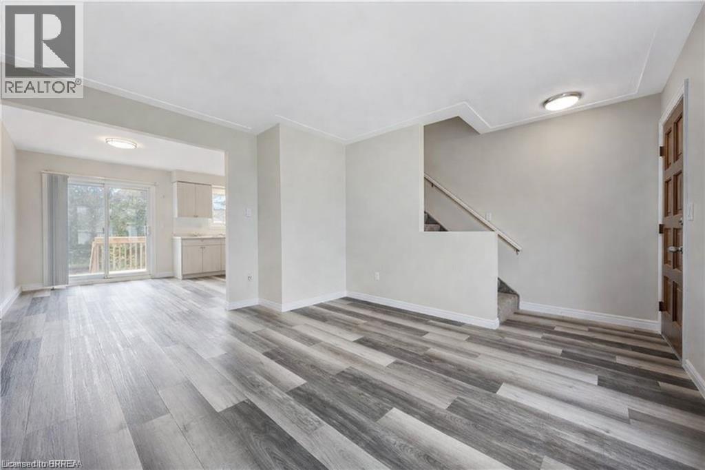 30 ROWANWOOD Avenue