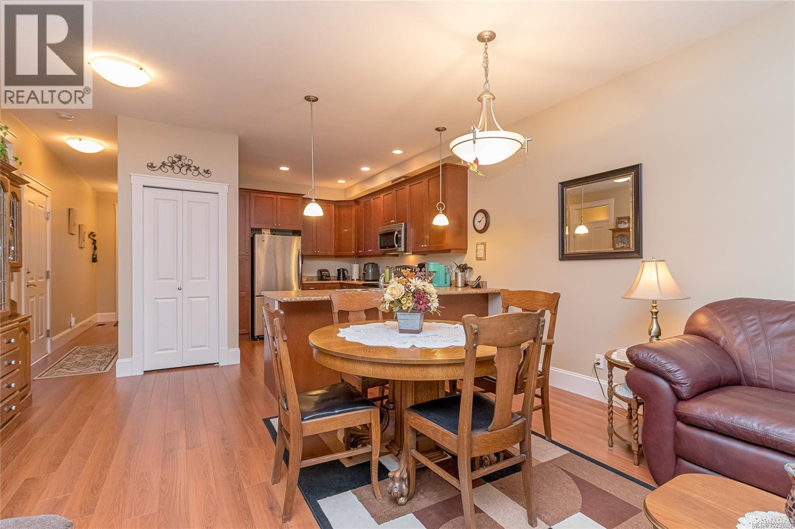 #23 3110 COOK ST - 12