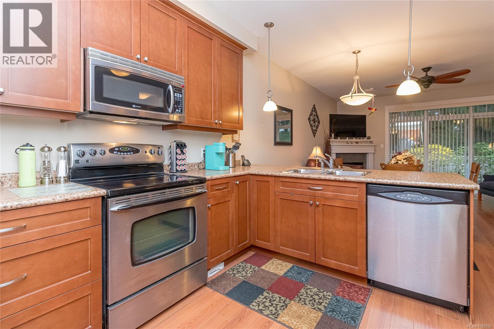 #23 3110 COOK ST - 17