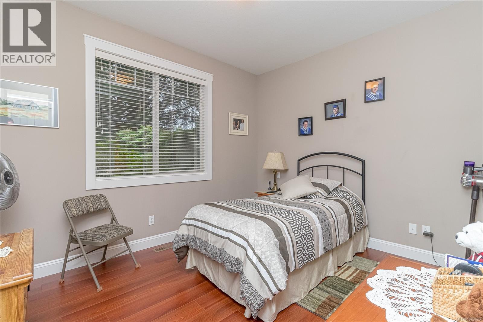 #23 3110 COOK ST - 19