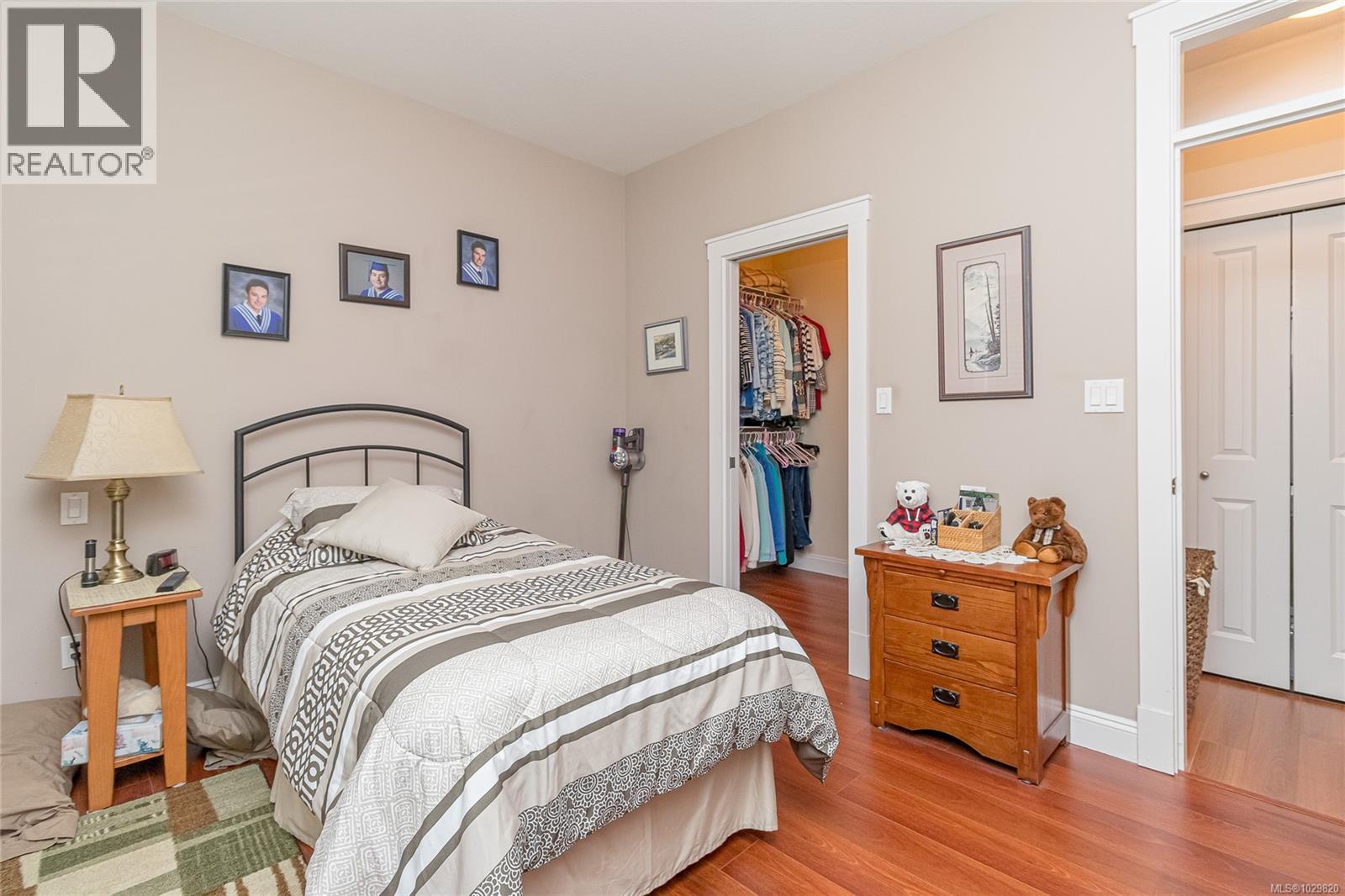 #23 3110 COOK ST - 20