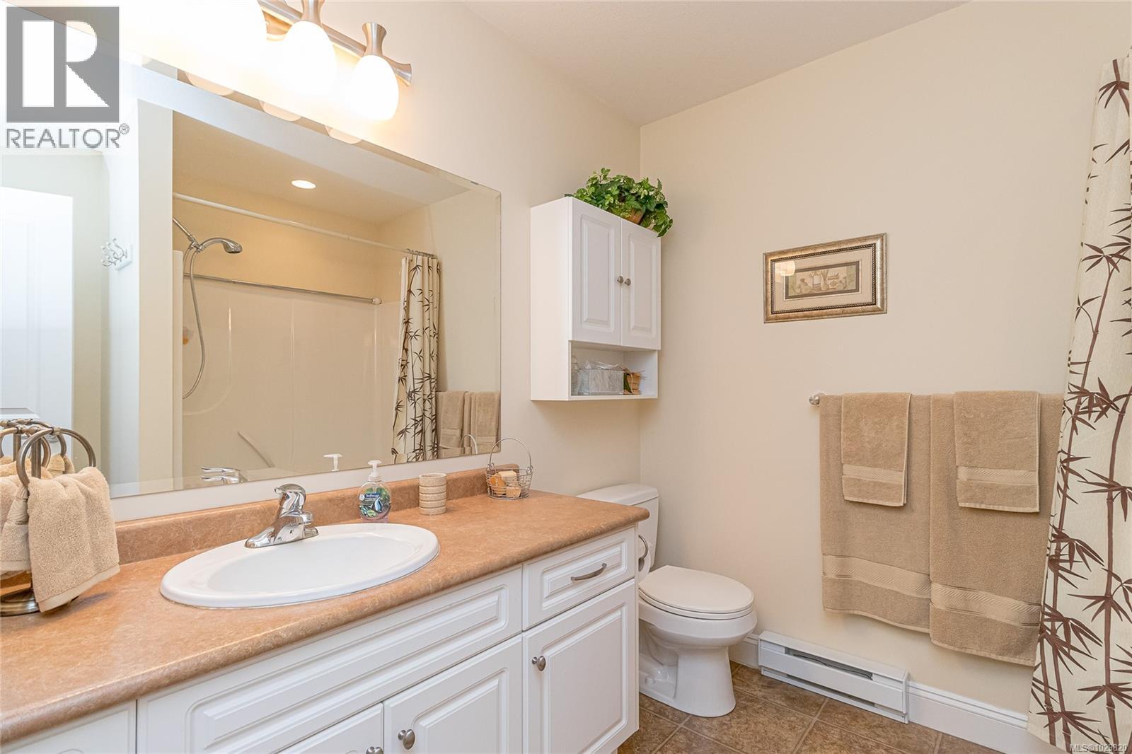 #23 3110 COOK ST - 25