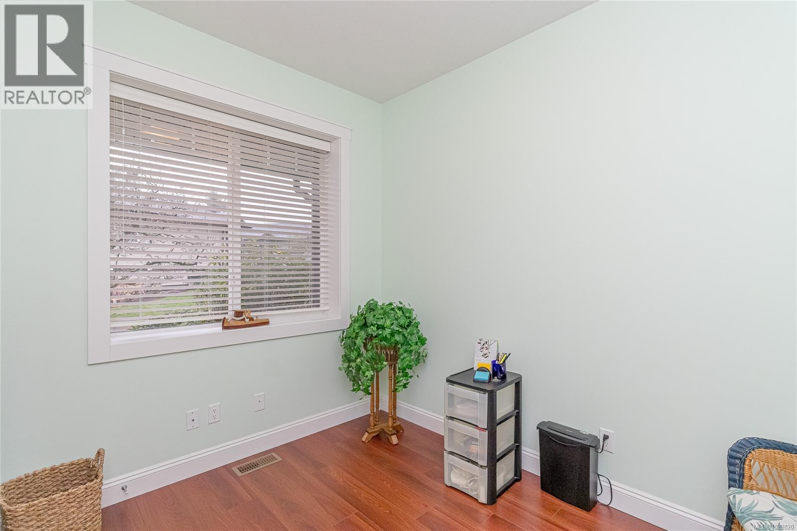 #23 3110 COOK ST - 29