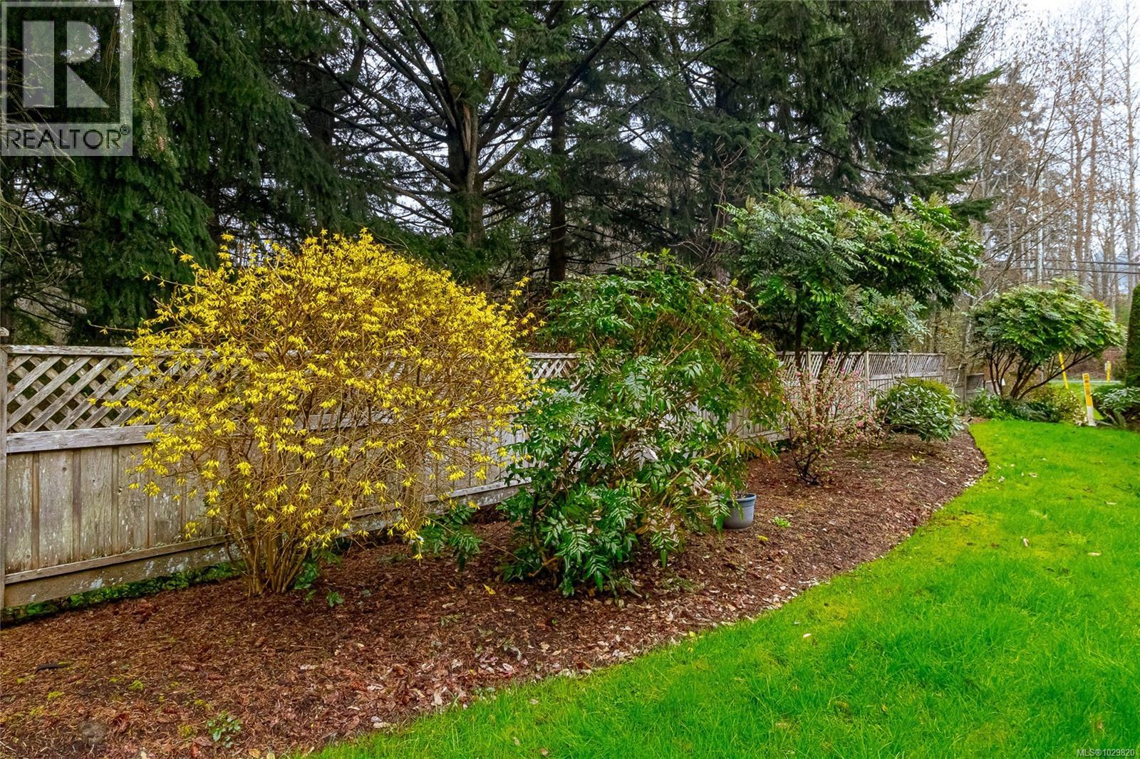 #23 3110 COOK ST - 33