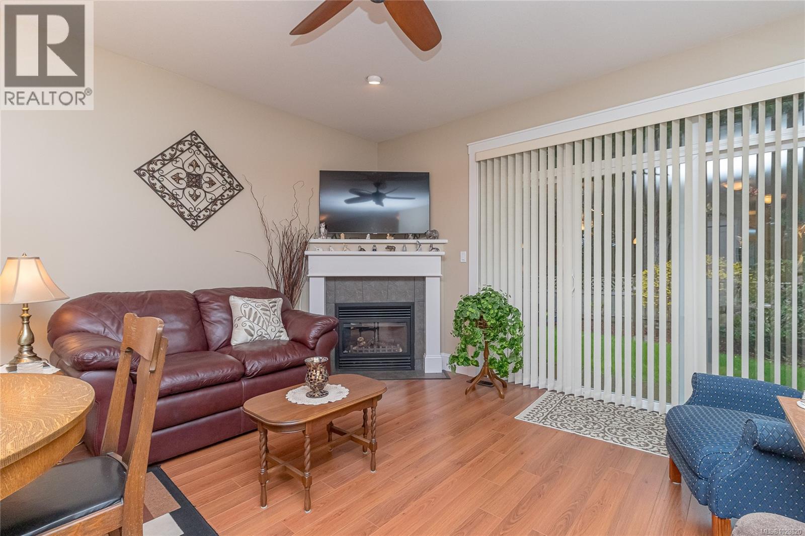 #23 3110 COOK ST - 9