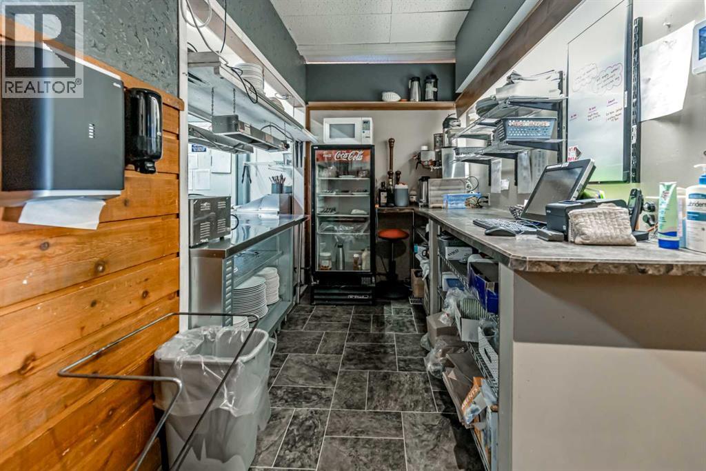 75 White Avenue, Bragg Creek