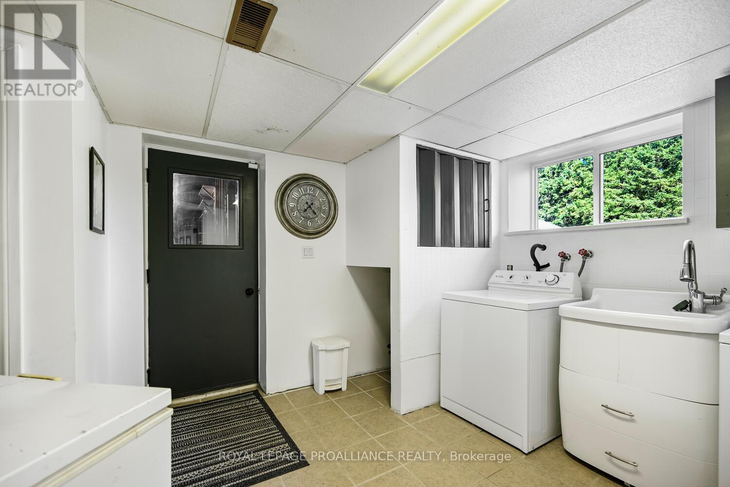 2597 NORTH CAMPBELL ROAD - 21