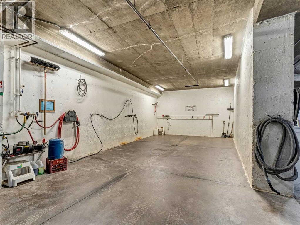 
          1182 Southview Drive Southeast
            <br/>
            <span>Medicine Hat</span>
            , 
            <span>AB</span>
             <span>T1B4L2</span>
         - Photo 39