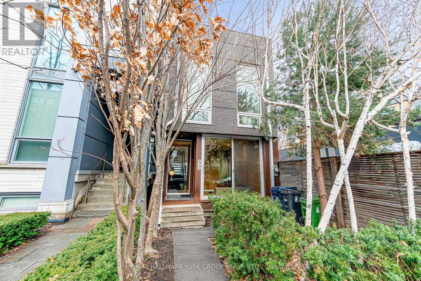 840 RICHMOND STREET W