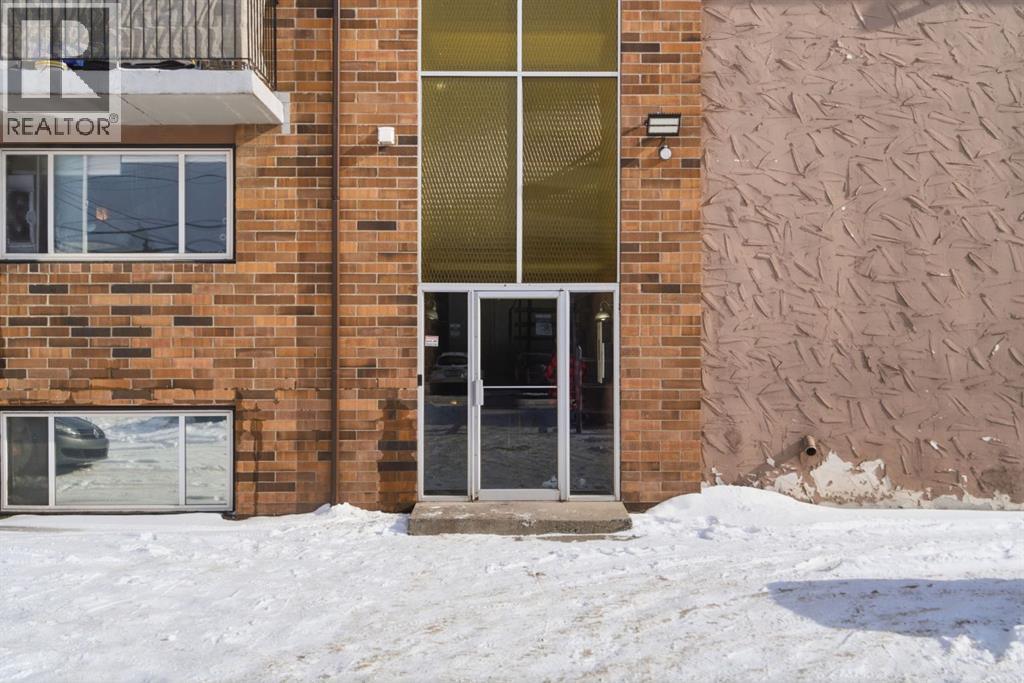 Single Family House for Sale in   A Street NW Sunnyside Calgary 