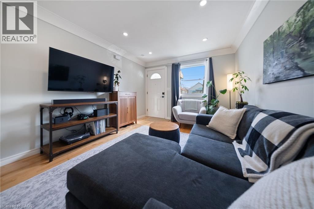 435 WAVERLY Street - 10