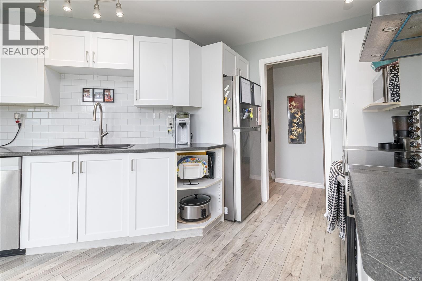 #306 3700 CAREY RD - 10