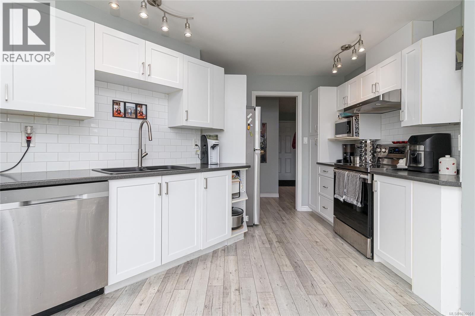 #306 3700 CAREY RD - 9