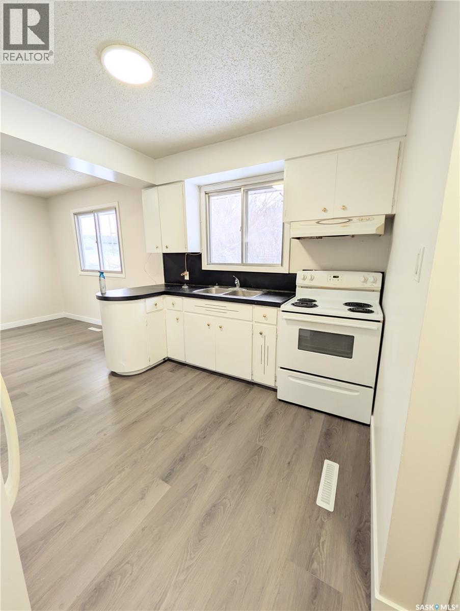 Single Family House Bungalow for Sale in  th AVENUE NW Swift Current 