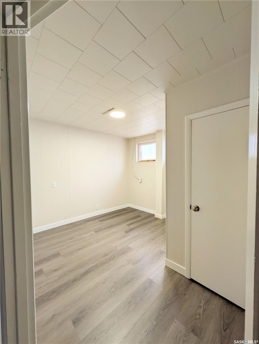 Single Family House Bungalow for Sale in  th AVENUE NW Swift Current 